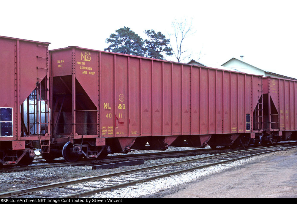 North Louisiana & Gulf woodchip hopper NLG #4011